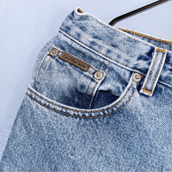 Calvin Klein Vintage 90s Cuff Jean Shorts Size 12/28” - Picture 5 of 10